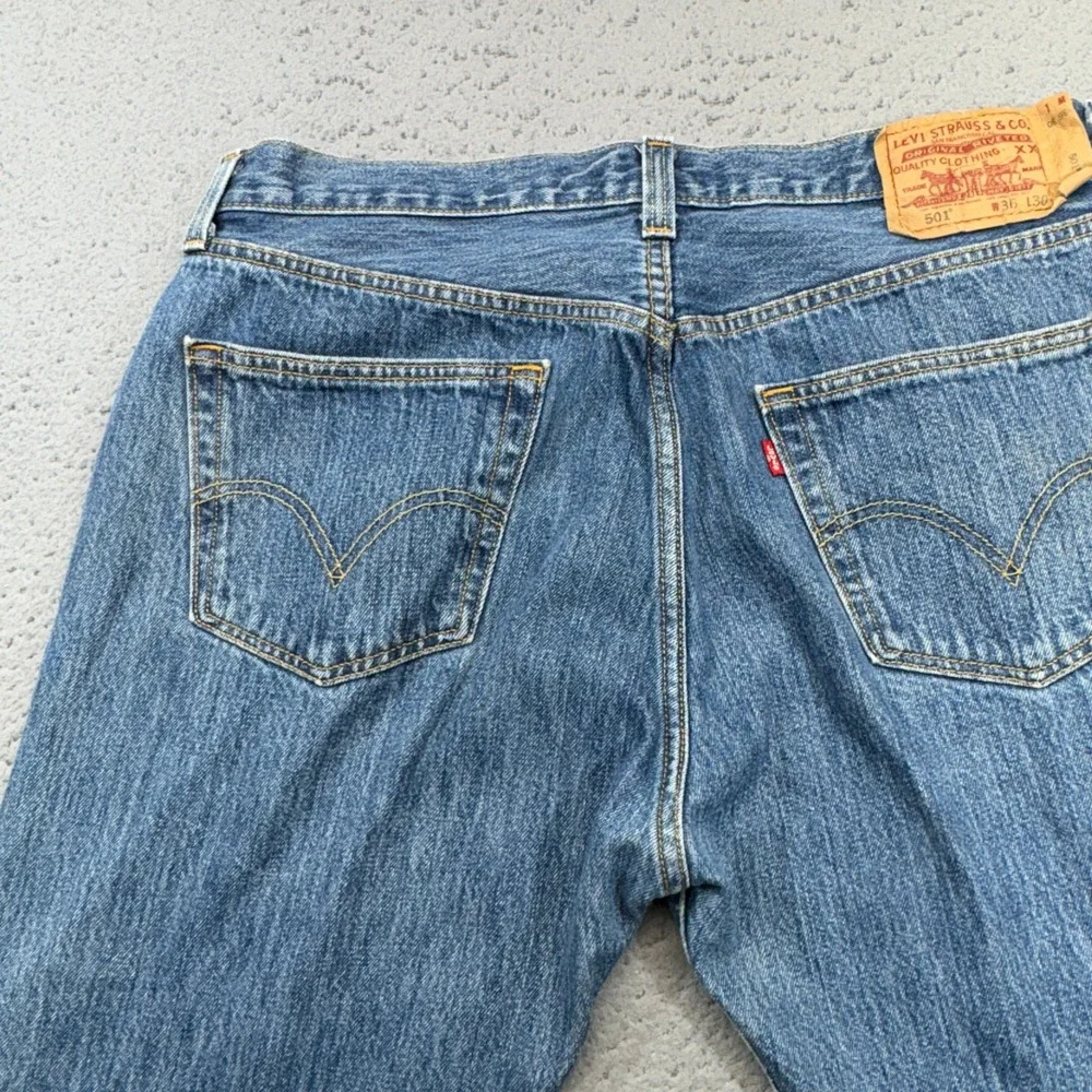 Levis 501 Jeans Mens 36x29 Blue Straight Leg Button Fly Denim Stonewash Original
